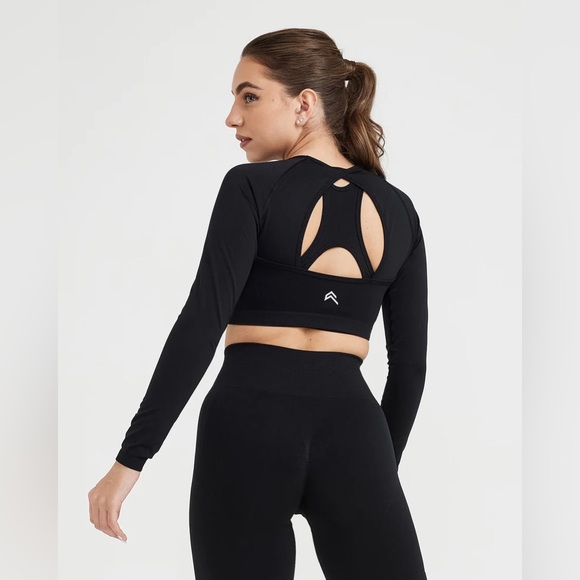 Oner Active Black EFFORTLESS SEAMLESS LONG SLEEVE CROP TOP Size M (printed logo) - Picture 4 of 10